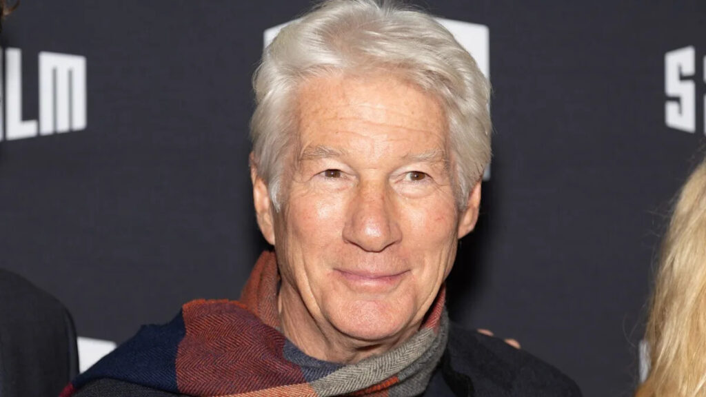 Richard Gere Builds a Snowman With His Kids at His Upstate New York Home—as Family Returns to U.S. from Spain for Holidays Yahoo entertainment home