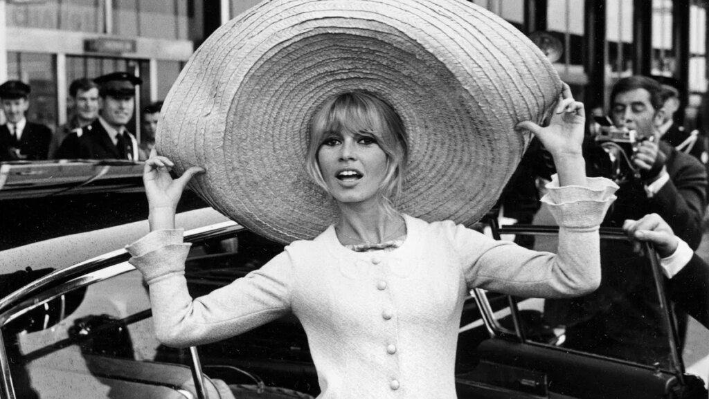 Brigitte Bardot, 1960s French screen siren turned animal rights activist, dies at 91