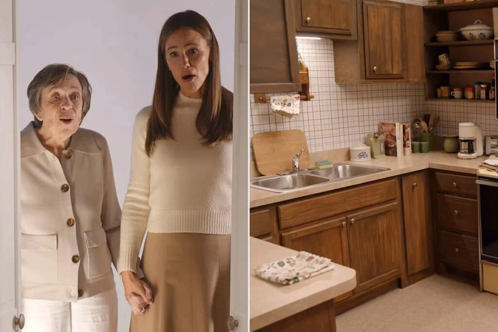 Jennifer Garner Wipes Away Tears as She Revisits Her Childhood Kitchen with Her Mom Jennifer Garner Wipes Away Tears as She Revisits Her Childhood Kitchen with Her Mom