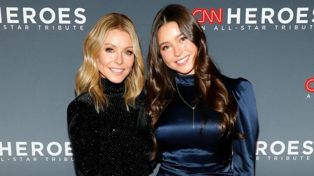 Kelly Ripa and Mark Consuelos Reveal Daughter Lola Is Trying To Convince Them To Move to the U.K. and Buy a ‘Castle’ Yahoo entertainment home