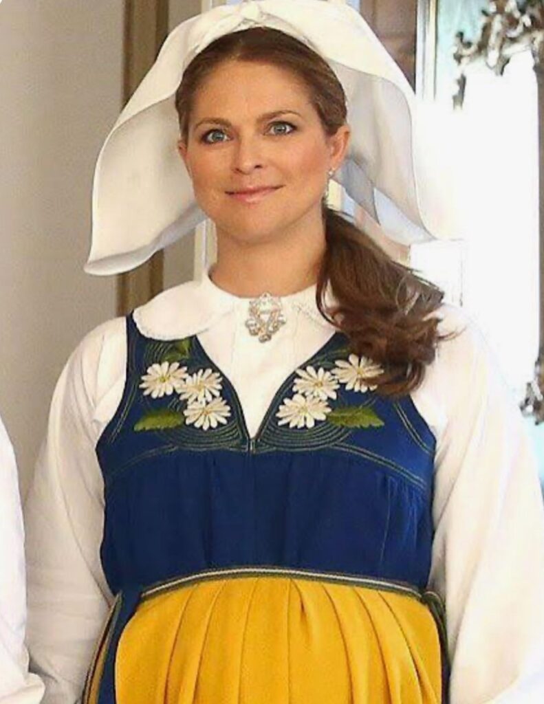 More Glowing Royal Mamas in their beautiful maternity wear!