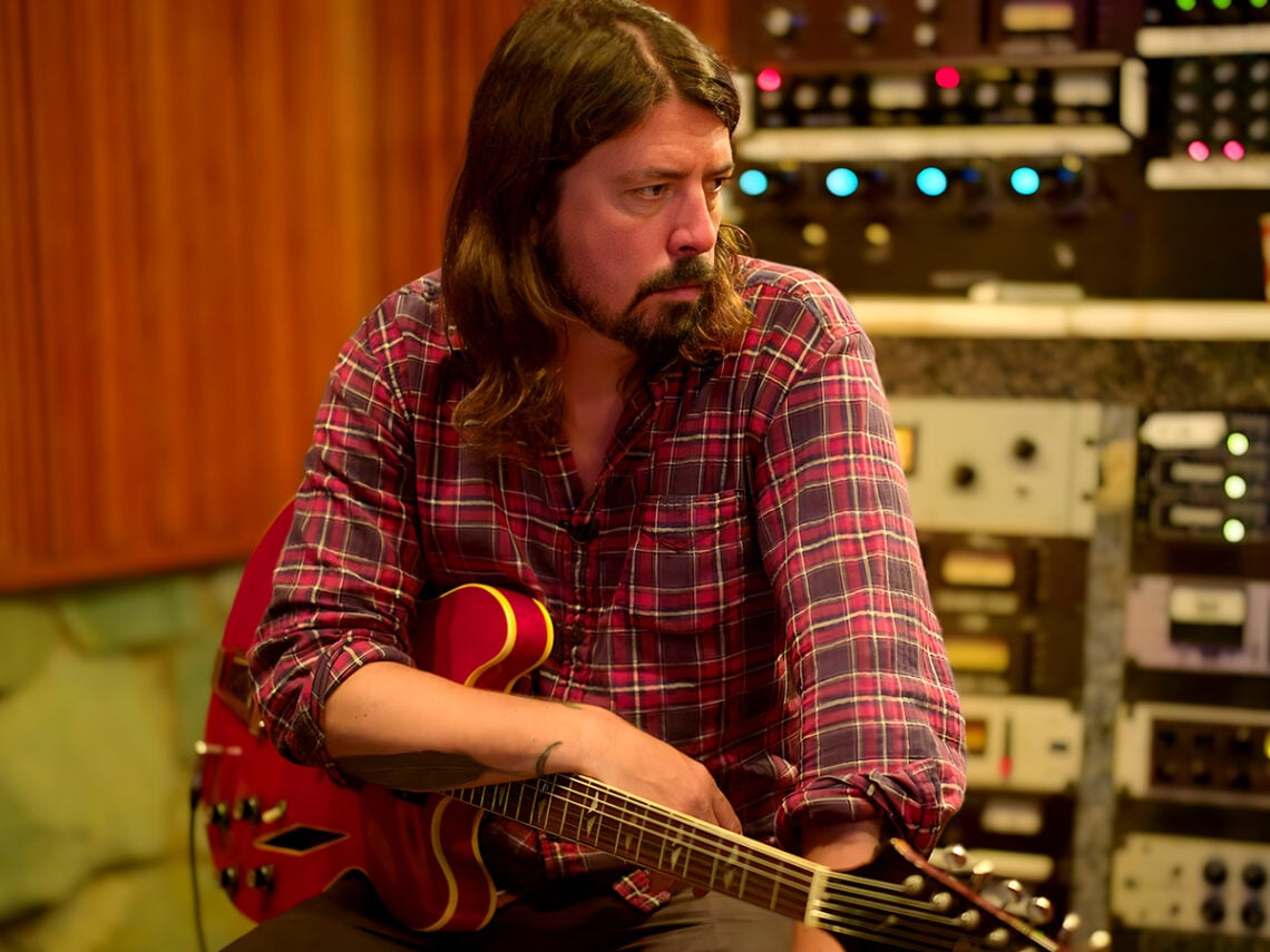 Dave Grohl - Foo Fighters - Guitarist - Singer - Musician - Drummer