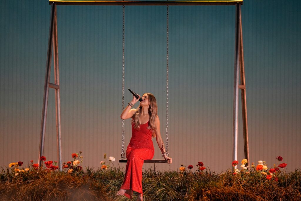 Kelsea Ballerini threatens to stop playing hit after ‘disrespectful’ fan exchange Mostly Sunny