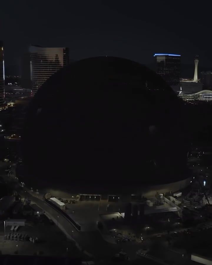 Las Vegas Sphere turns into the "Mind Flayer"