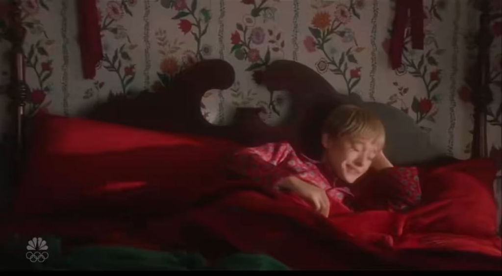 Ariana Grande plays Kevin from Home Alone on Saturday Night Live