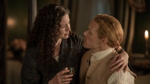 L-R: Caitriona Balfe and Sam Heughan in 'Outlander'