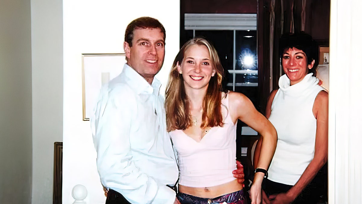 Andrew with Virginia Giuffre and Maxwell