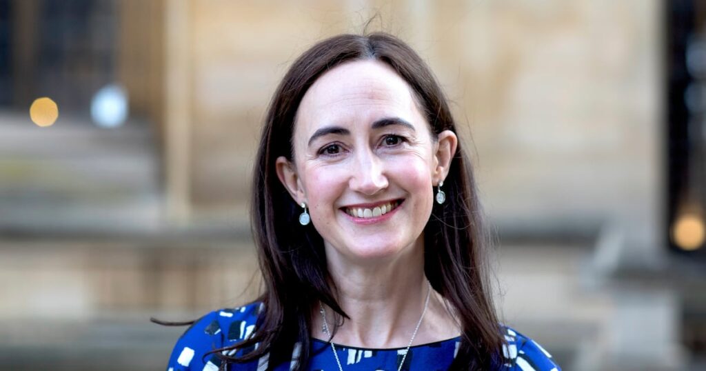 ‘Confessions of a Shopaholic’ Author Sophie Kinsella Dies at 55 ‘Confessions of a Shopaholic’ Author Sophie Kinsella Dies at 55
