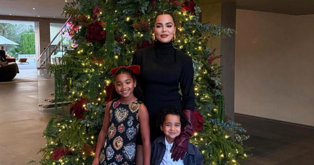 Stars Decorate for the 2025 Holidays: Khloe Kardashian, Selena Gomez Stars Decorate for the 2025 Holidays: Khloe Kardashian, Selena Gomez