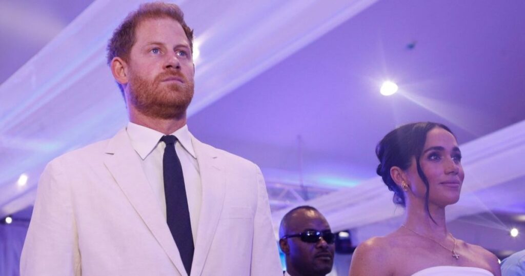 Prince Harry Urging Meghan Markle To Reach Out to Her Family — Source