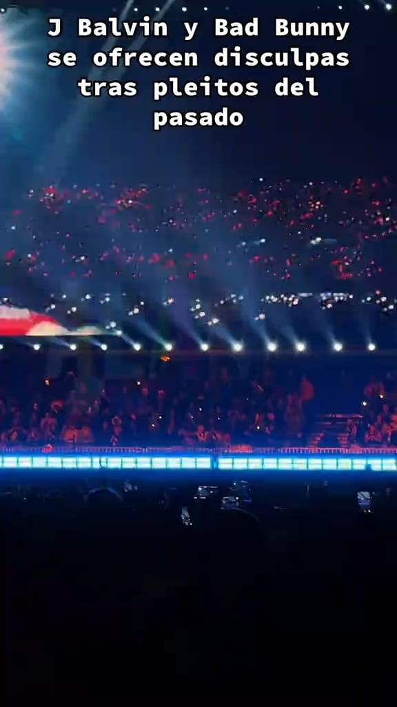 Bad Bunny brought out J Balvin during his last show in Mexico, brining their feud to an end with apology speeches on stage.