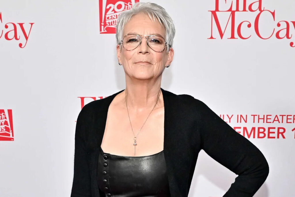Jamie Lee Curtis Says Dressing for the Red Carpet as a Woman Is ‘Getting a Little Nutty,’ Considering ‘Dudes Get to Wear Tuxedos’ Jamie Lee Curtis Says Dressing for the Red Carpet as a Woman Is 'Getting a Little Nutty,' Considering 'Dudes Get to Wear Tuxedos'