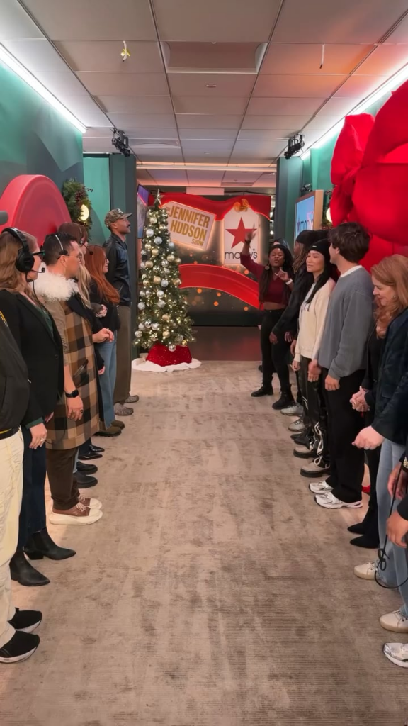 Christina Aguilera walks the Jennifer Hudson Show tunnel