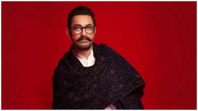 ‘Are you Aamir Khan?’ Mr Perfectionist nods with a smile as a woman tries to confirm his identity