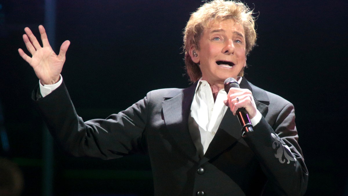 Barry Manilow singing