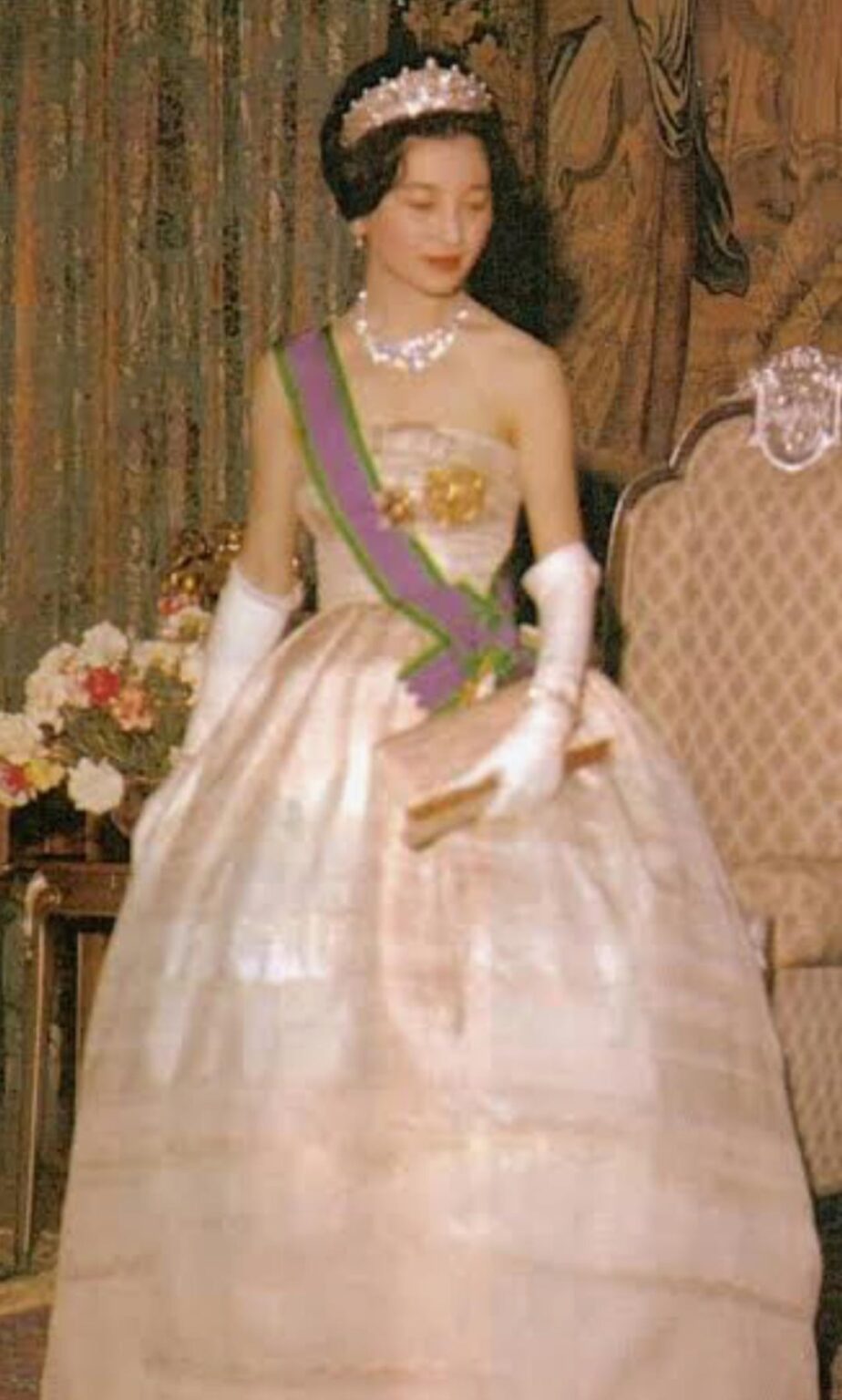 Chic Looks and fashion of the beautiful Empress Emeritus Michiko of Japan.