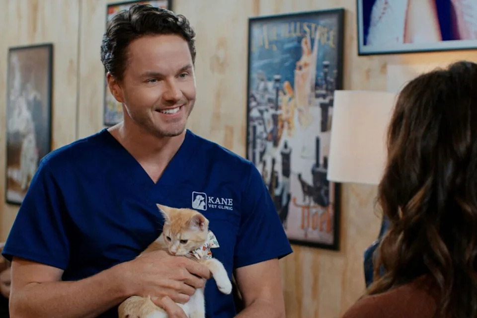 Paul Campbell and Erin Cahill 