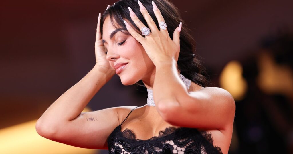 Georgina Rodríguez Can’t Believe Her Ring Is That Big Either Georgina Rodríguez Can’t Believe Her Ring Is That Big Either