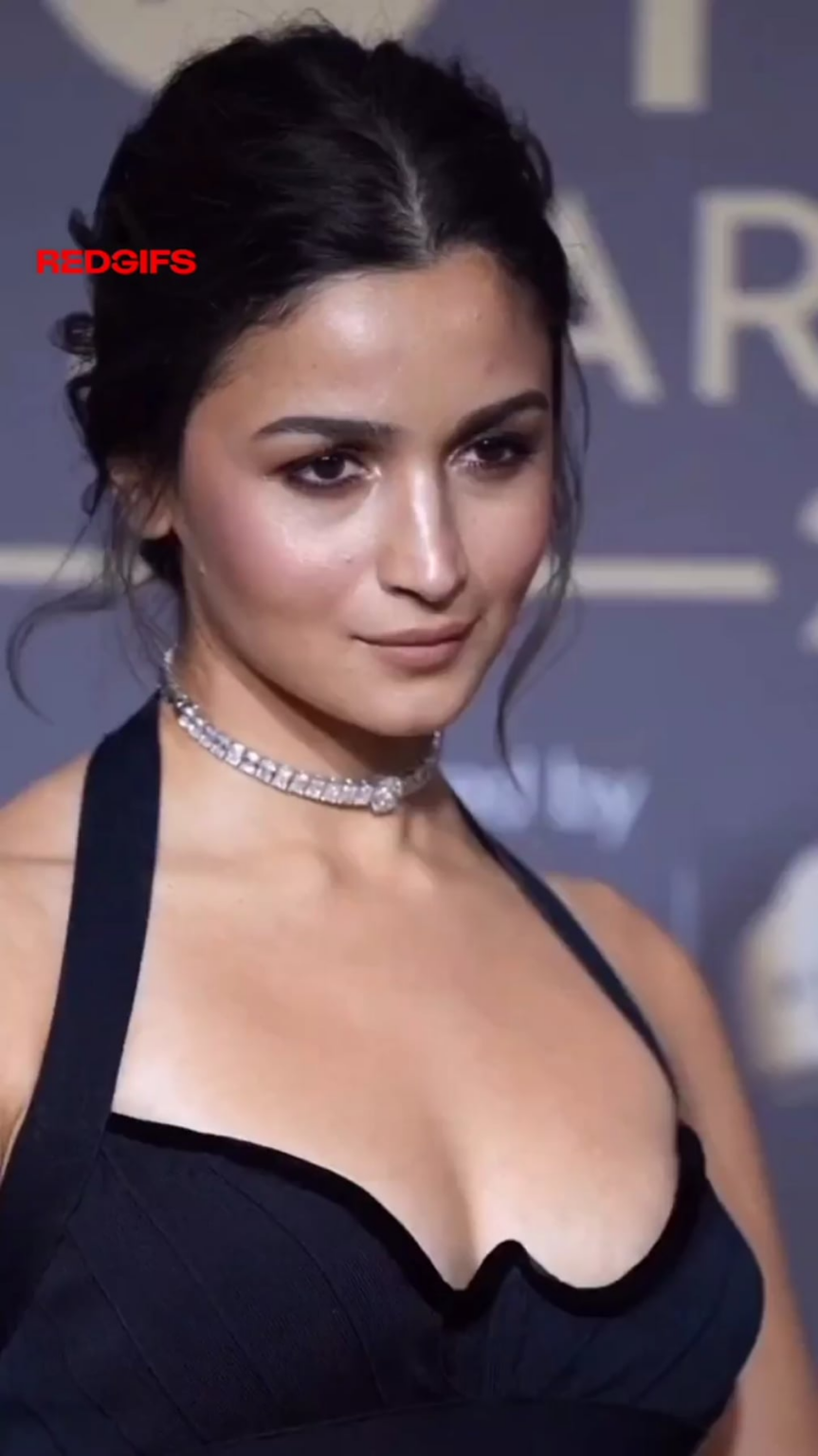 Alia Bhatt at the Filmfare OTT Awards Dec 2025