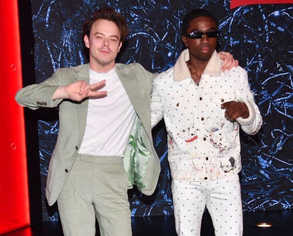Charlie Heaton being close to the cast of Stranger Things