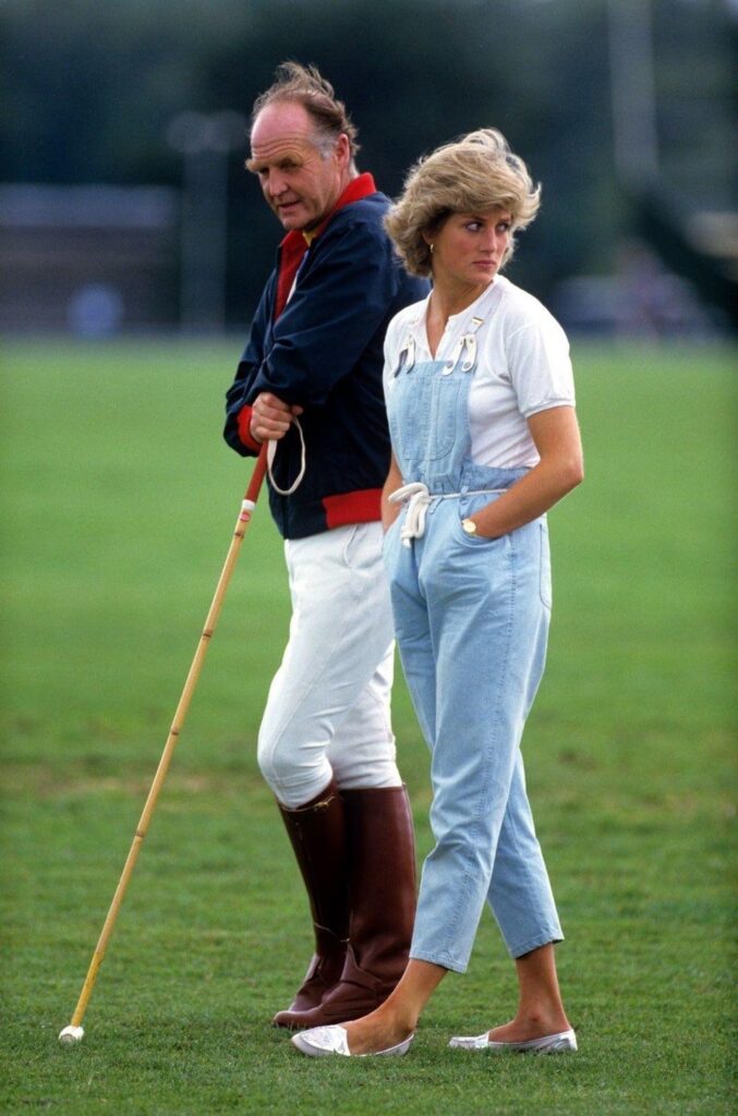 Regal Style Diaries 👑: Casual Diana