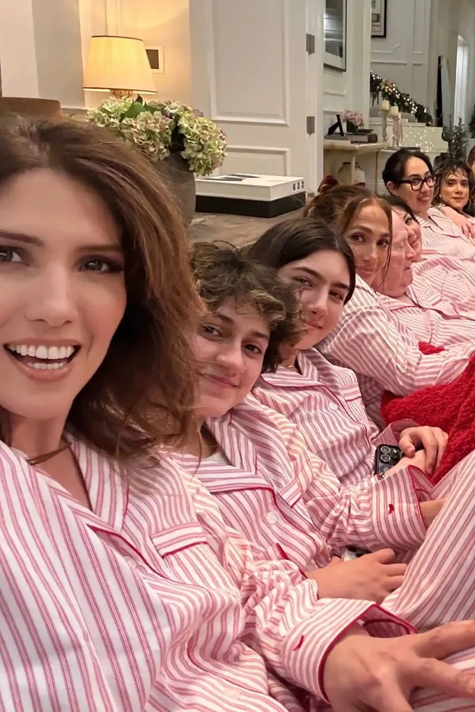 Jennifer Lopez and family