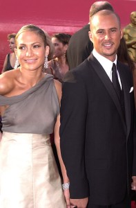Jennifer Lopez and Cris Judd during The 73rd Annual Academy Awards at Shrine Auditorium in Los Angeles, California, United States. (Photo by Jeff Kravitz/FilmMagic, Inc)