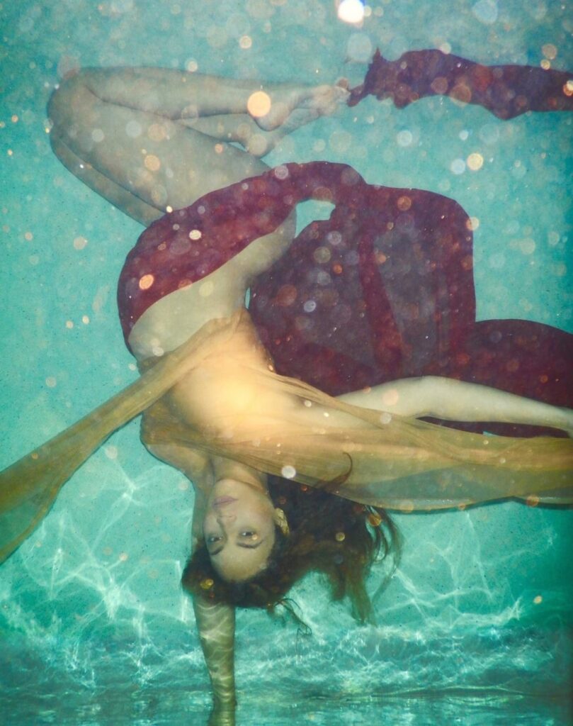 Beyoncé’s underwater maternity photoshoot for her twins in 2017