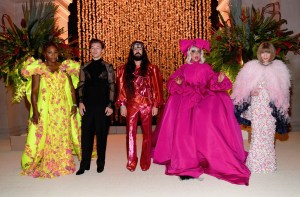 NEW YORK, NEW YORK - MAY 06:  (L-R) Co-hosts Harry Styles, Serena Williams, Alessandro Michele, Lady Gaga and Anna Wintour attend The 2019 Met Gala Celebrating Camp: Notes on Fashion at Metropolitan Museum of Art on May 06, 2019 in New York City.  (Photo by Kevin Mazur/MG19/Getty Images for The Met Museum/Vogue)