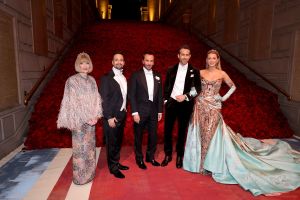 NEW YORK, NEW YORK - MAY 02: (Exclusive Coverage) Anna Wintour, Lin Manuel Miranda, Tom Ford, Ryan Reynolds and Blake Lively attend The 2022 Met Gala Celebrating "In America: An Anthology of Fashion" at The Metropolitan Museum of Art on May 02, 2022 in New York City. (Photo by Matt Winkelmeyer/MG22/Getty Images for The Met Museum/Vogue )