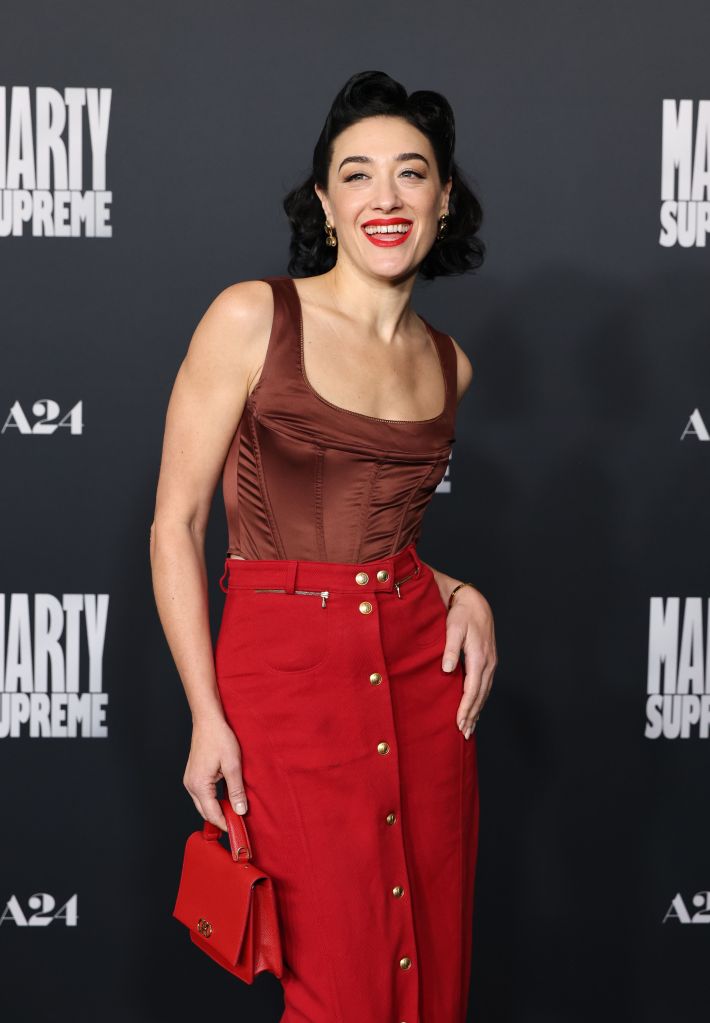 Mia Moretti attends the "Marty Supreme" premiere