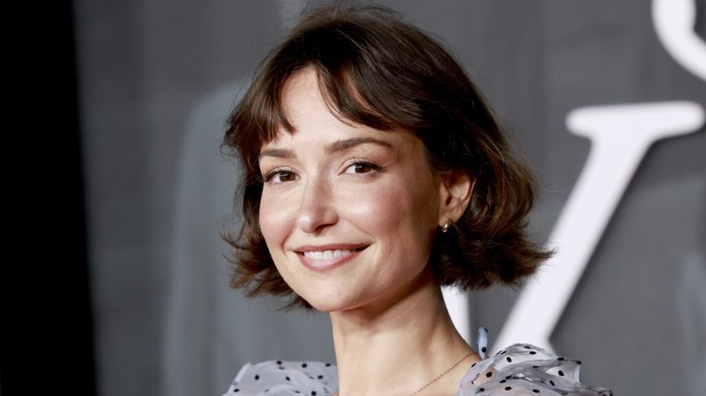 AT&T Commercial Star Milana Vayntrub Shares Flirty Photos, Raises $500K for Wildfire Victims Milana Vayntrub