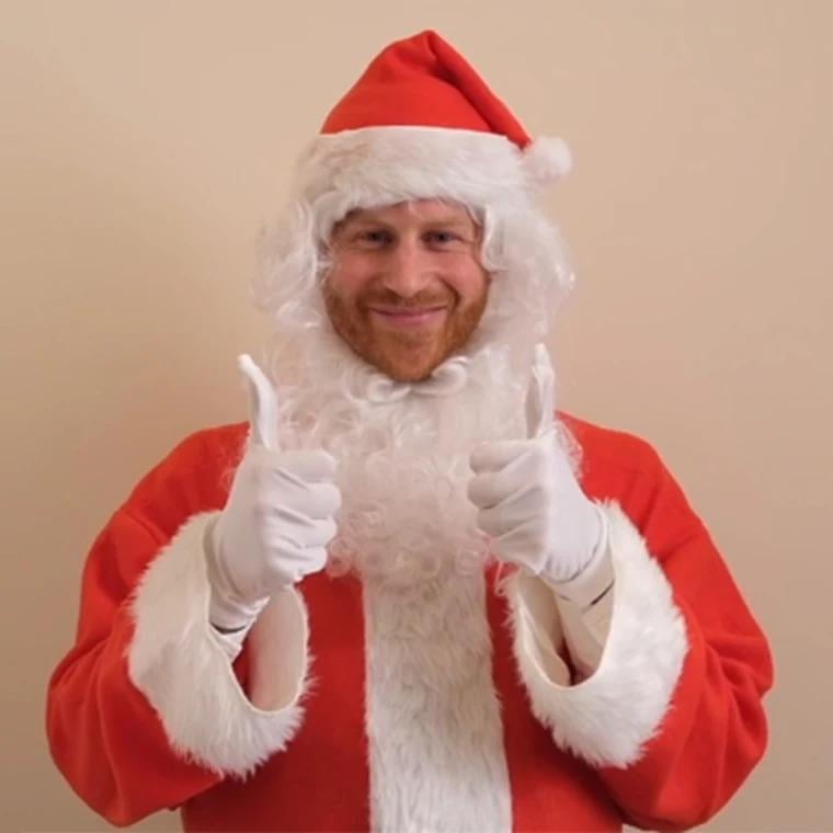 Prince Harry dressed as Santa in a video for Scotty's Little Soldiers charity in 2021 🥰 Merry Christmas!🎄🤶