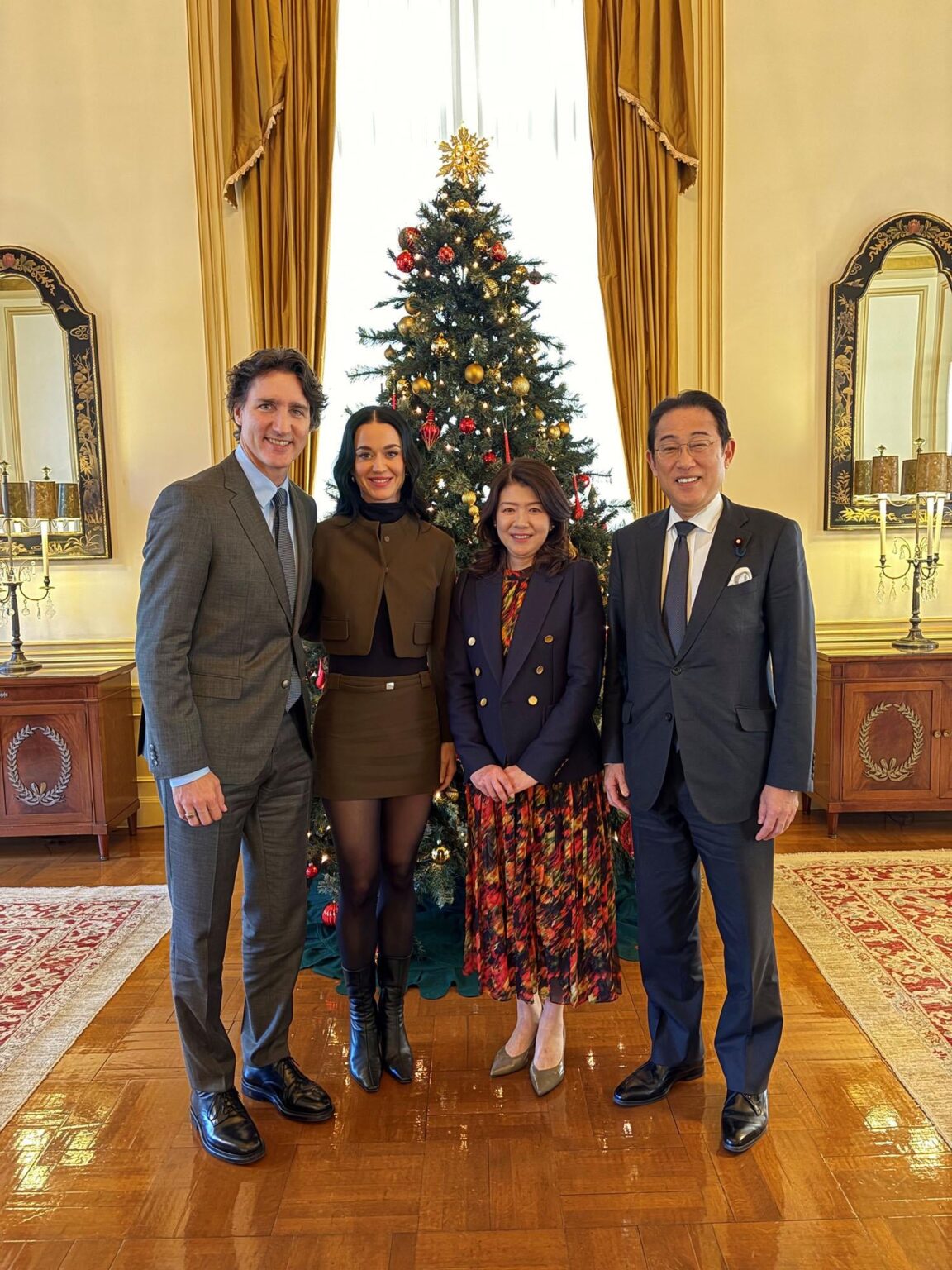 Justin Trudeau share a group pic with former Japanese prime minister Fumio Kishida and his wife. Katy and I were so glad to have the chance to sit down with you and Yuko, he wrote