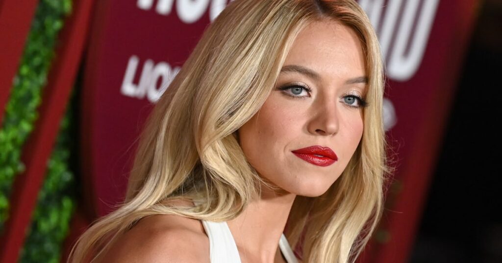 Sydney Sweeney Channels Marilyn Monroe At ‘The Housemaid’ Premiere Sydney Sweeney Channels Marilyn Monroe At 'The Housemaid' Premiere