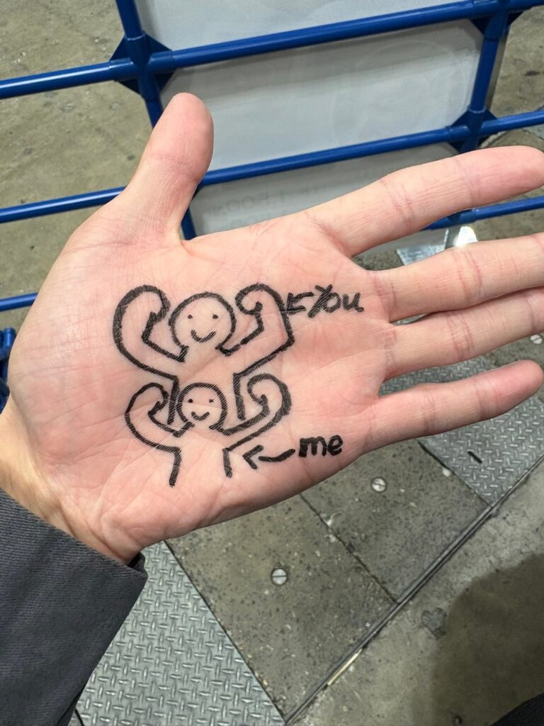 A fan in Japan drew in his hand the pose he wanted to do with Sebastian Stan during Tokyo Comic Con.