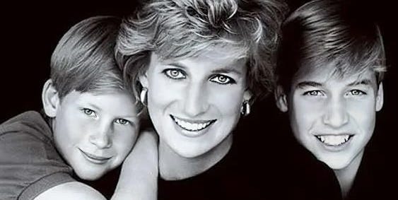 Here Are the 30 Best Royal Christmas Cards of All Time
