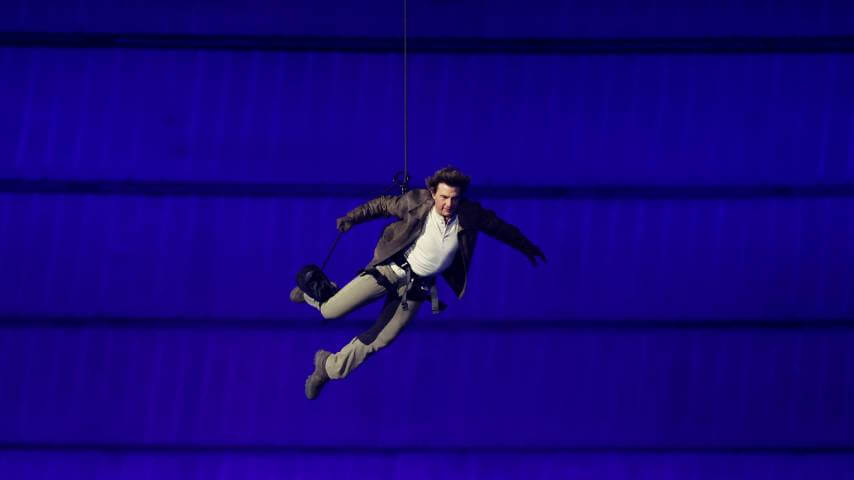 Will politics get in the way of Tom Cruise shooting a movie in space? Will politics get in the way of Tom Cruise shooting a movie in space?