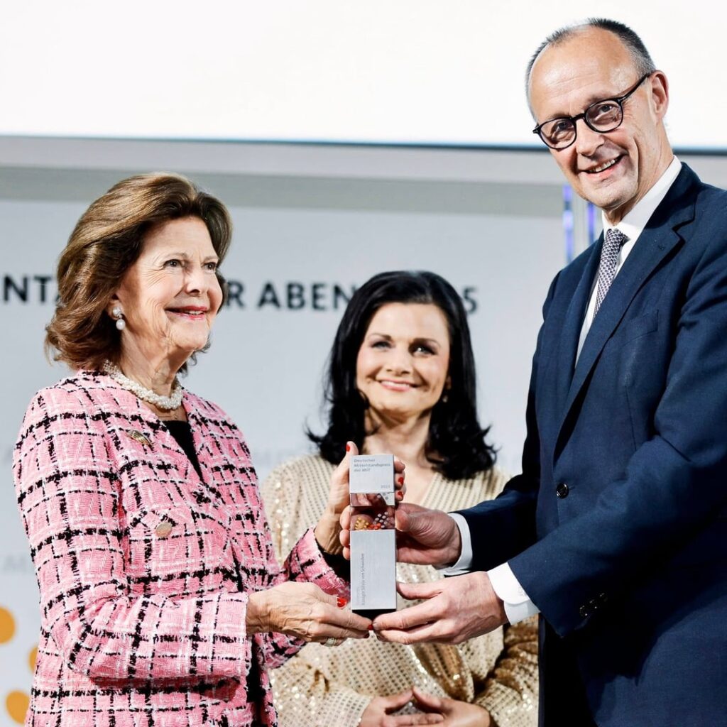 Queen Silvia of Sweden was awarded the Deutscher Mittelstand Prize