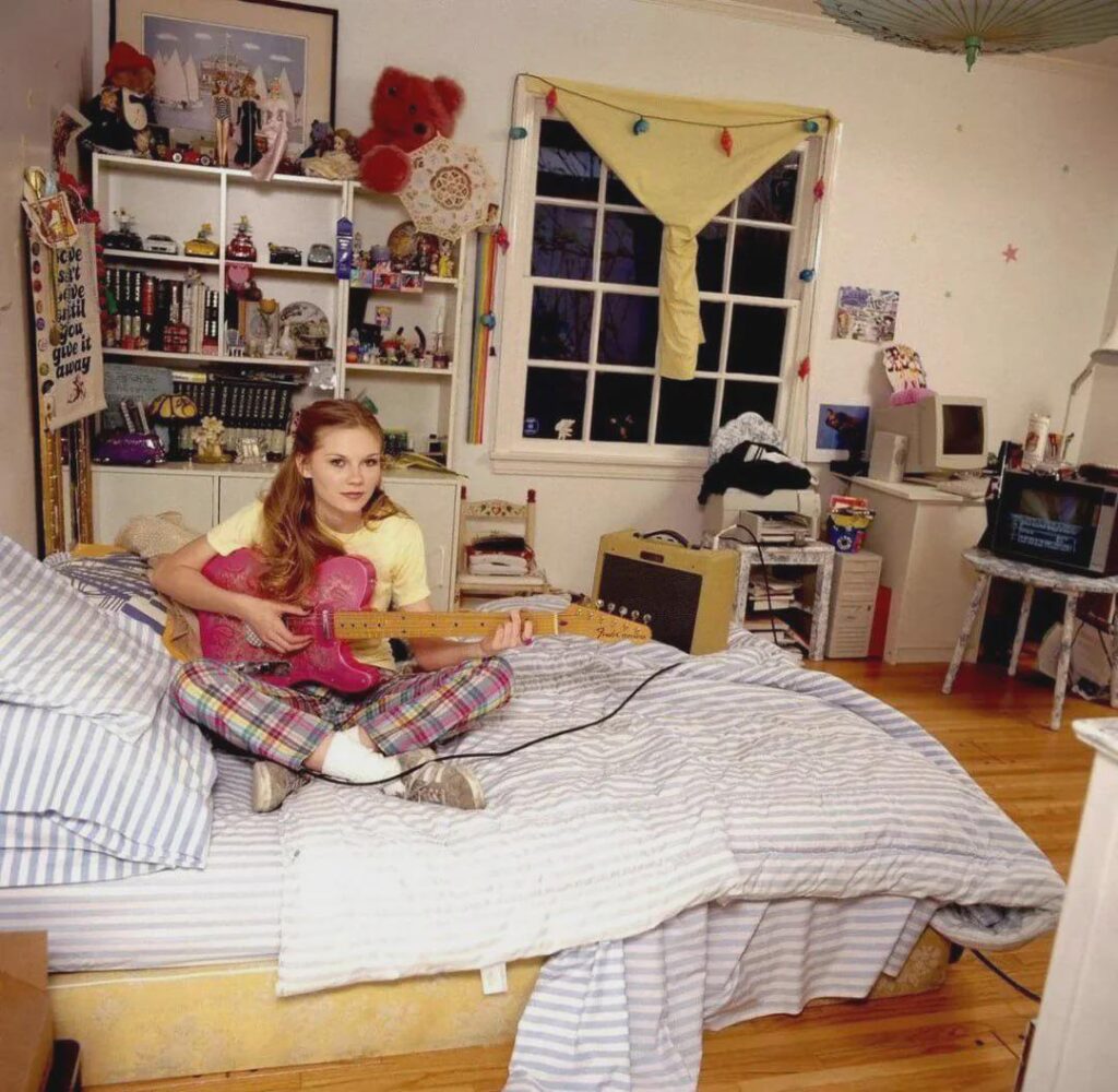 Kirsten Dunst in her bedroom 1997