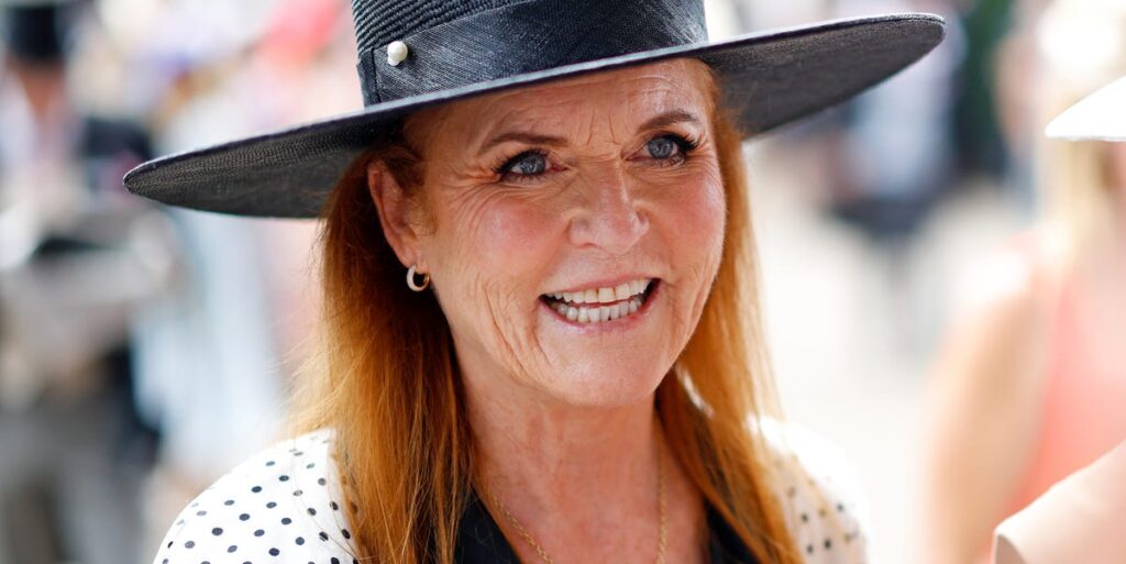 Sarah Ferguson's "desperate plea" written in Christmas cards for the royals is a last ditch olive branch