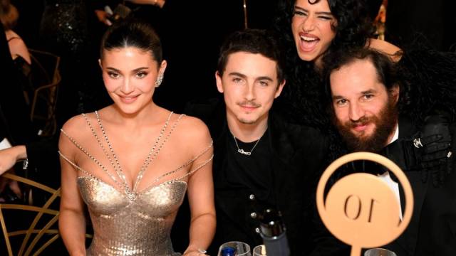 Kylie Jenner Wearing Body-Hugging Gown Is Hotter Than Expected Yahoo entertainment home