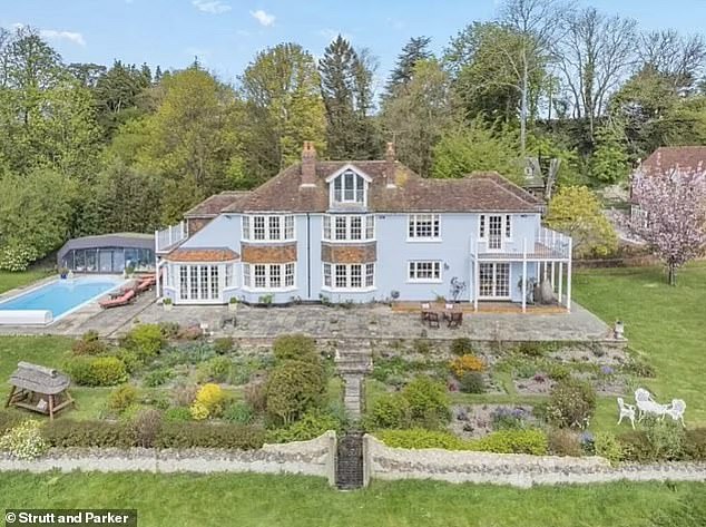 The comedian¿s widower Andre Portasio has had a rotten time trying to sell their stunning rural Kent mansion