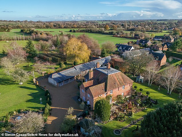 Everyone¿s favourite TV gardener is leaving his beloved rural mansion after 23 years to downsize as the huge garden has become a bit too much in older age