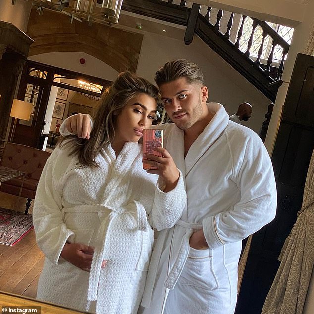 Lauren Goodger's ex Charles Druryhas reportedly stunned pals by joining a dating app and using his fame and daughter Larose in a bid to attract women