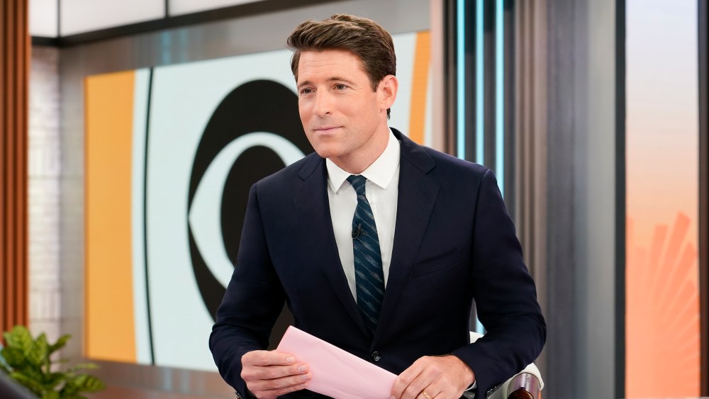 Tony Dokoupil Starts ‘CBS Evening News’ Run With Pete Hegseth Tony Dokoupil's 'CBS Evening News' Run to Start Amid Venezuela News