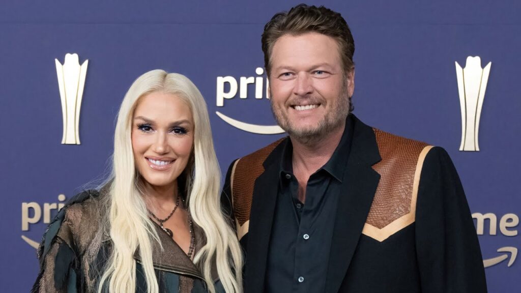 Gwen Stefani and Blake Shelton Share Steamy New Year’s Eve Kiss