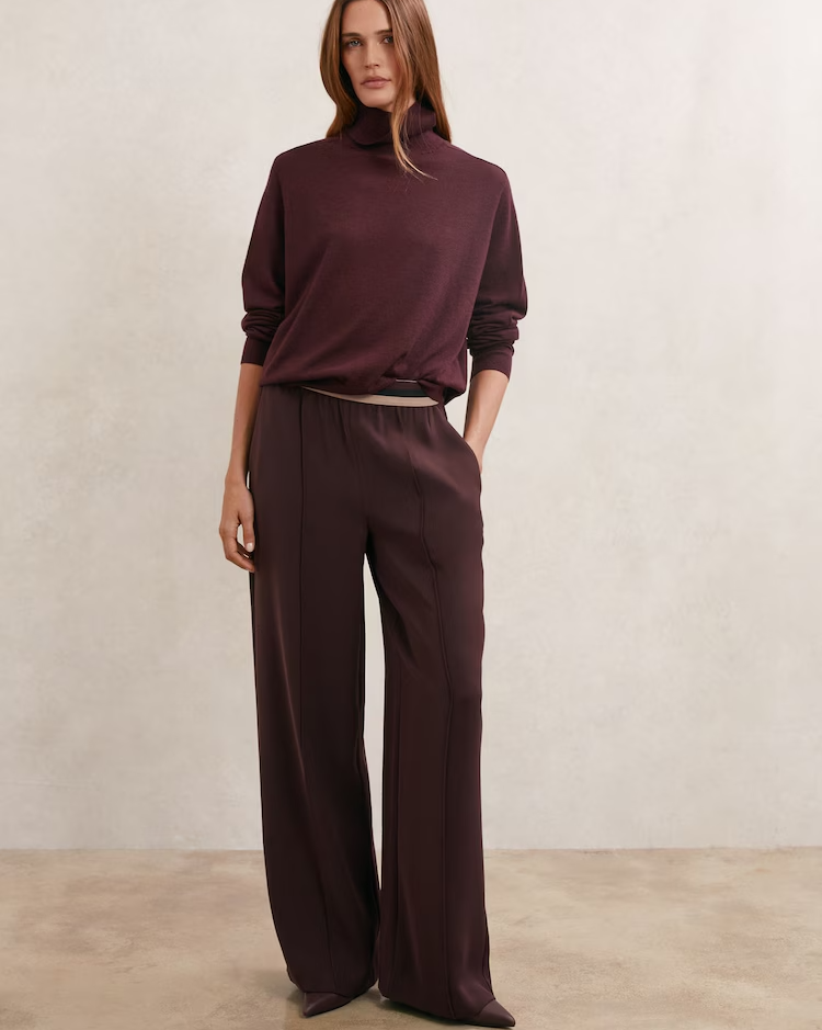 Sonnie Elasticated-Waist Wide-Leg Trousers in Burgundy Sonnie Elasticated-Waist Wide-Leg Trousers in Burgundy
