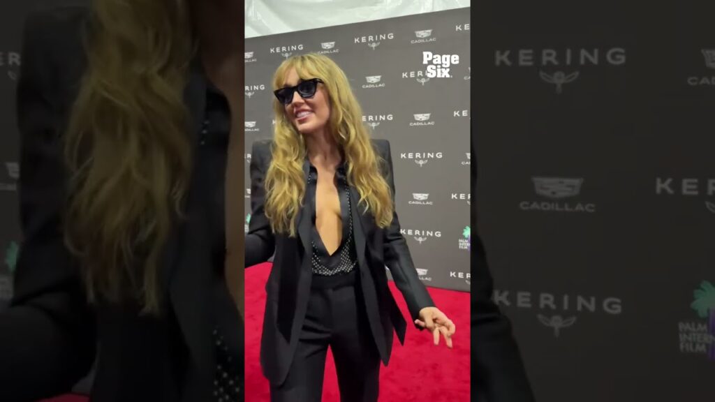 Miley Cyrus did not take kindly to the paparazzi giving her directions โ ๏ธ๐ #shorts Miley Cyrus did not take kindly to the paparazzi giving her directions โ ๏ธ๐ #shorts