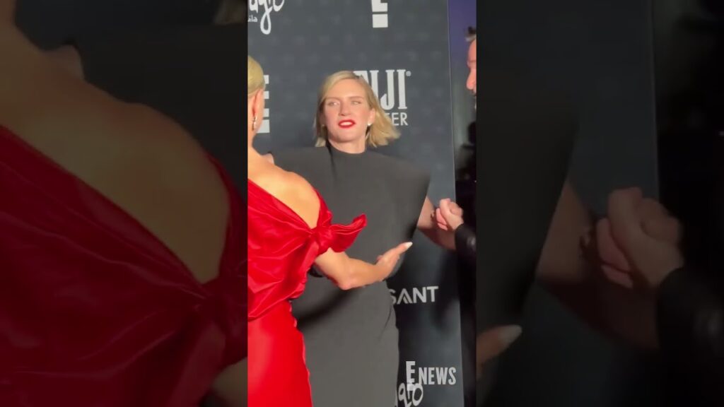 Noah Wyle & Rhea Seehorn congratulate each other after #CriticsChoice acting wins. #AwardsSeason